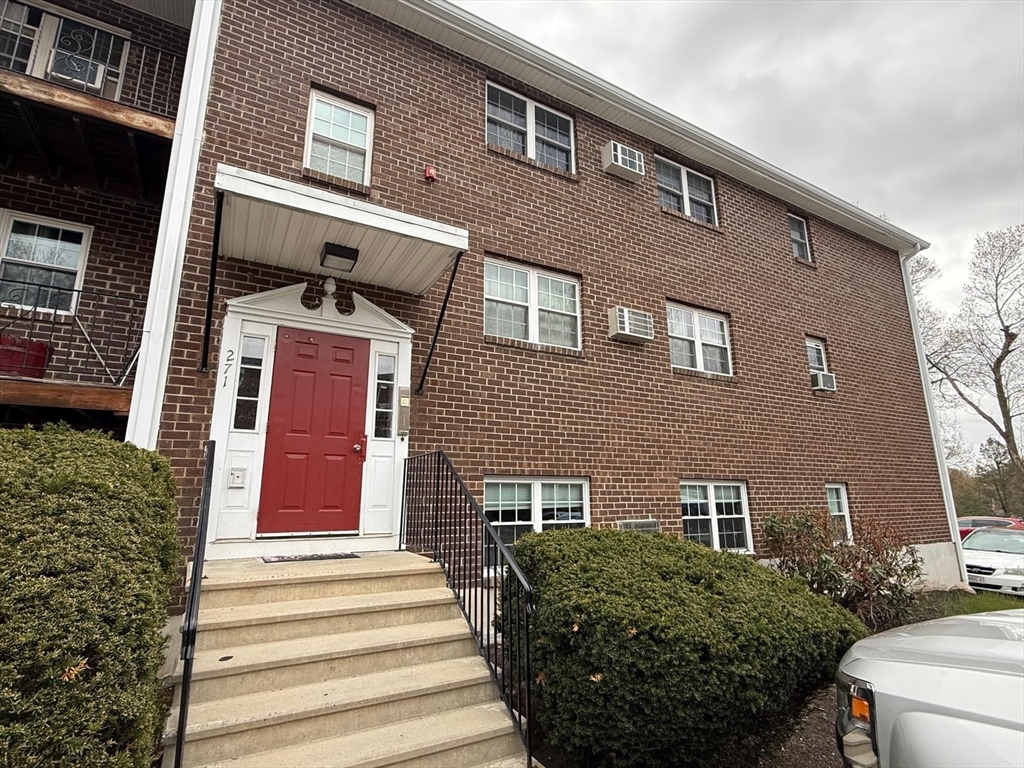 271 Boston Post Rd, Marlborough, Massachusetts, 2 Bedrooms Bedrooms, 4 Rooms Rooms,1 BathroomBathrooms,Residential,For Sale,Boston Post Rd,73506076