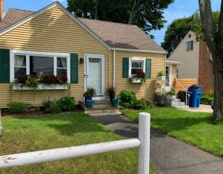 53 Gale Street, Waltham, Massachusetts, 3 Bedrooms Bedrooms, 6 Rooms Rooms,2 BathroomsBathrooms,Residential Lease,For Rent,Gale Street,73506229