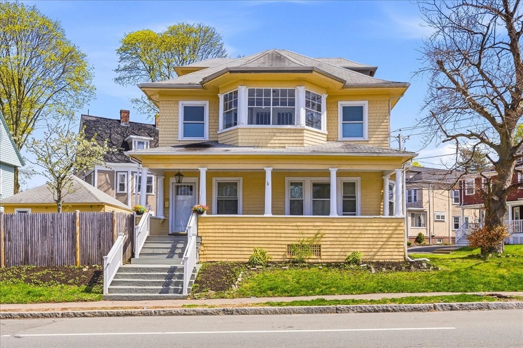 82 Blue Hill Ave, Milton, Massachusetts, 4 Bedrooms Bedrooms, 8 Rooms Rooms,2 BathroomsBathrooms,Residential,For Sale,Blue Hill Ave,73506236