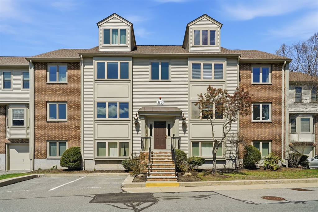 63 Maple St, Canton, Massachusetts, 2 Bedrooms Bedrooms, 5 Rooms Rooms,2 BathroomsBathrooms,Residential,For Sale,Maple St,73506241