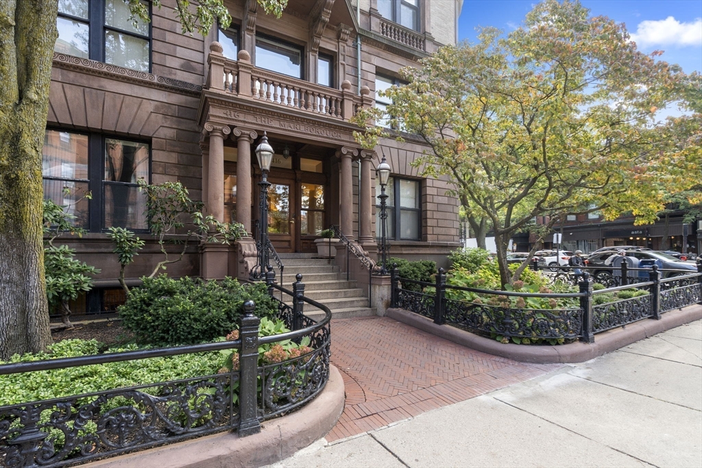 416 Marlborough St, Boston, Massachusetts, 2 Bedrooms Bedrooms, 4 Rooms Rooms,2 BathroomsBathrooms,Residential,For Sale,Marlborough St,73506094