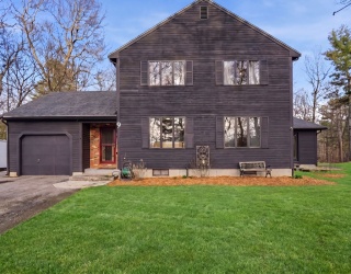 9 Piedmont St, Middleton, Massachusetts, 4 Bedrooms Bedrooms, 10 Rooms Rooms,2.5 BathroomsBathrooms,Residential,For Sale,Piedmont St,73506098