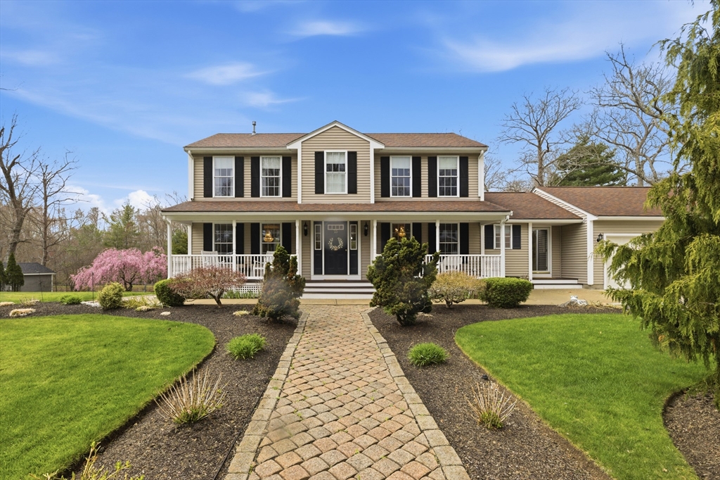 73 Regent Court, Swansea, Massachusetts, 3 Bedrooms Bedrooms, 9 Rooms Rooms,3.5 BathroomsBathrooms,Residential,For Sale,Regent Court,73506105