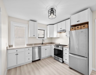 15-17 Hull St, Belmont, Massachusetts, 2 Bedrooms Bedrooms, 5 Rooms Rooms,1 BathroomBathrooms,Residential,For Sale,Hull St,73506110