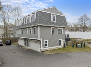 113 Elm Street, Quincy, Massachusetts, 2 Bedrooms Bedrooms, 4 Rooms Rooms,2.5 BathroomsBathrooms,Residential,For Sale,Elm Street,73506117