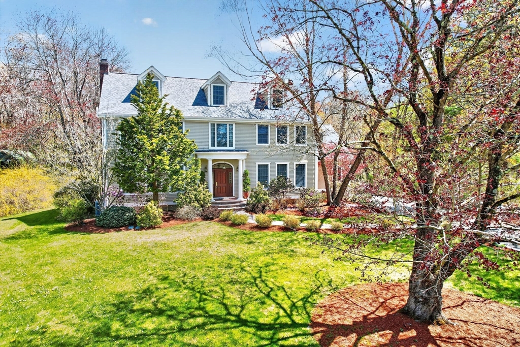 17 Morningside Lane, Lincoln, Massachusetts, 4 Bedrooms Bedrooms, 11 Rooms Rooms,4.5 BathroomsBathrooms,Residential,For Sale,Morningside Lane,73506274