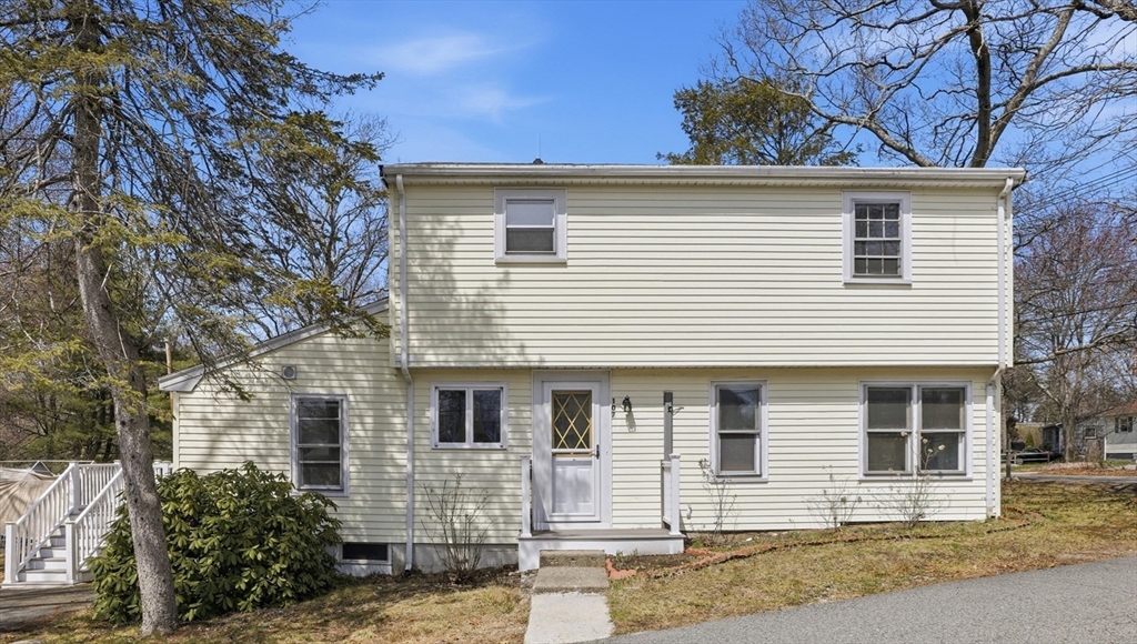 107 Pond St, Rockland, Massachusetts, 3 Bedrooms Bedrooms, 6 Rooms Rooms,2 BathroomsBathrooms,Residential,For Sale,Pond St,73506200