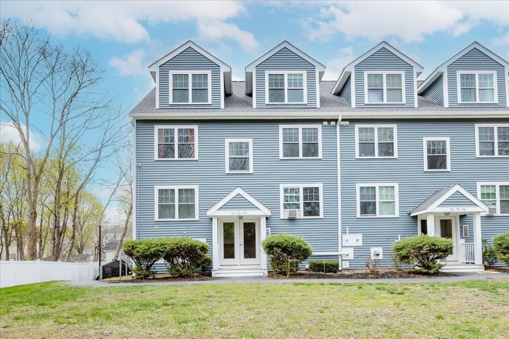 312 Water St, Lawrence, Massachusetts, 2 Bedrooms Bedrooms, 4 Rooms Rooms,1.5 BathroomsBathrooms,Residential,For Sale,Water St,73505912