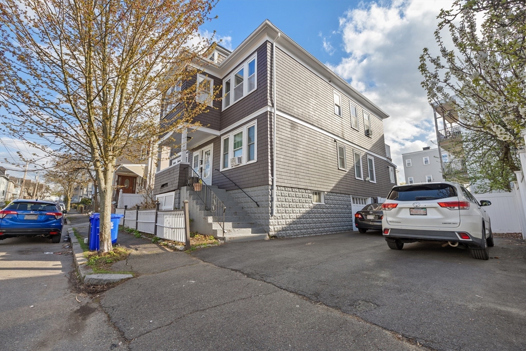 41-43 Linwood St., Malden, Massachusetts, 4 Bedrooms Bedrooms, 12 Rooms Rooms,3 BathroomsBathrooms,Residential Income,For Sale,Linwood St.,73506045