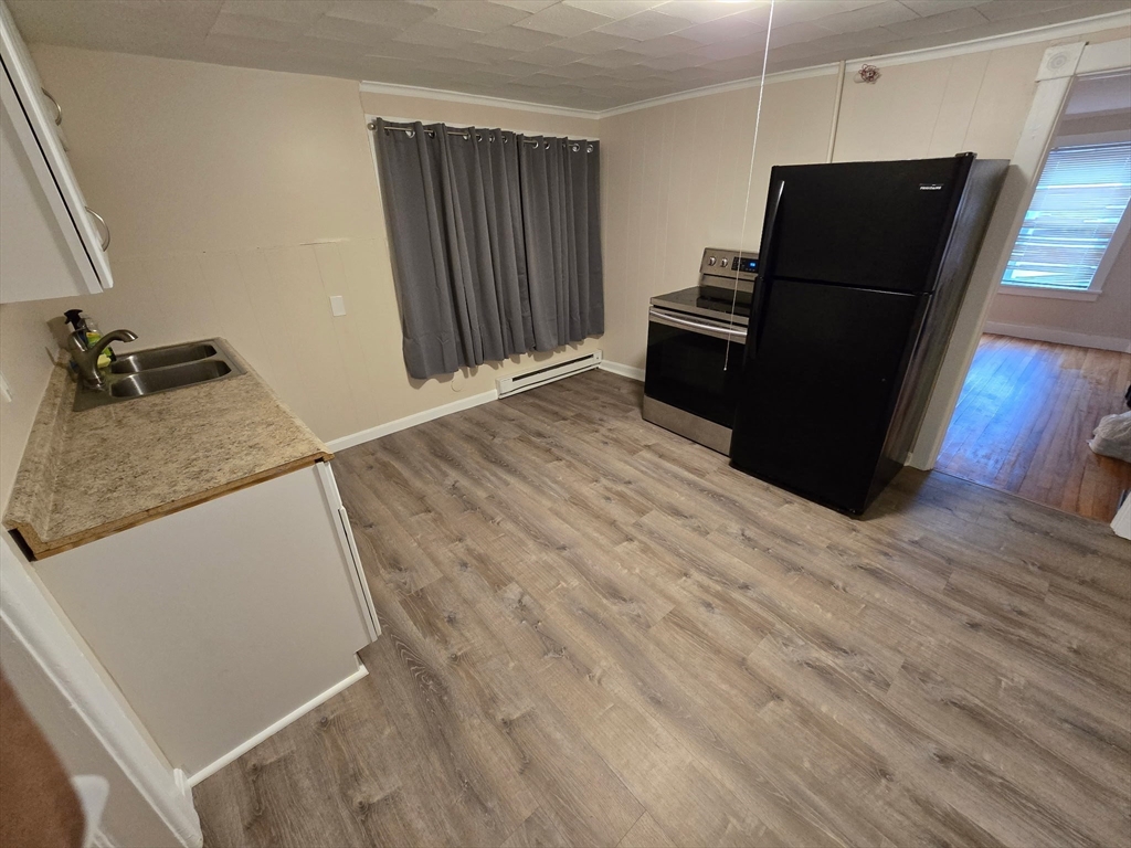 31 Prospect St., Webster, Massachusetts, 2 Bedrooms Bedrooms, 4 Rooms Rooms,1 BathroomBathrooms,Residential Lease,For Rent,Prospect St.,73506120