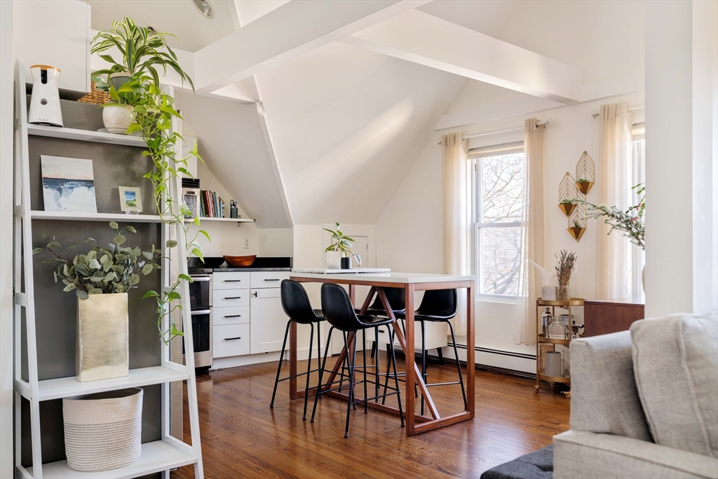 130 Massachusetts Ave, Arlington, Massachusetts, 2 Bedrooms Bedrooms, 4 Rooms Rooms,1 BathroomBathrooms,Residential,For Sale,Massachusetts Ave,73506124