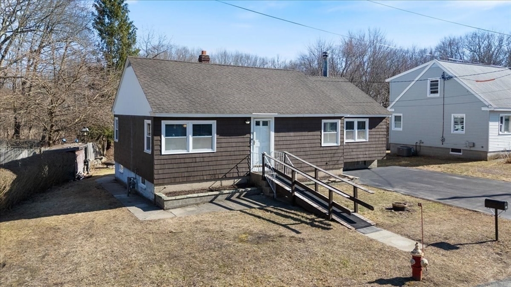 51 Superior Ave, Dracut, Massachusetts, 3 Bedrooms Bedrooms, 6 Rooms Rooms,1 BathroomBathrooms,Residential,For Sale,Superior Ave,73506121
