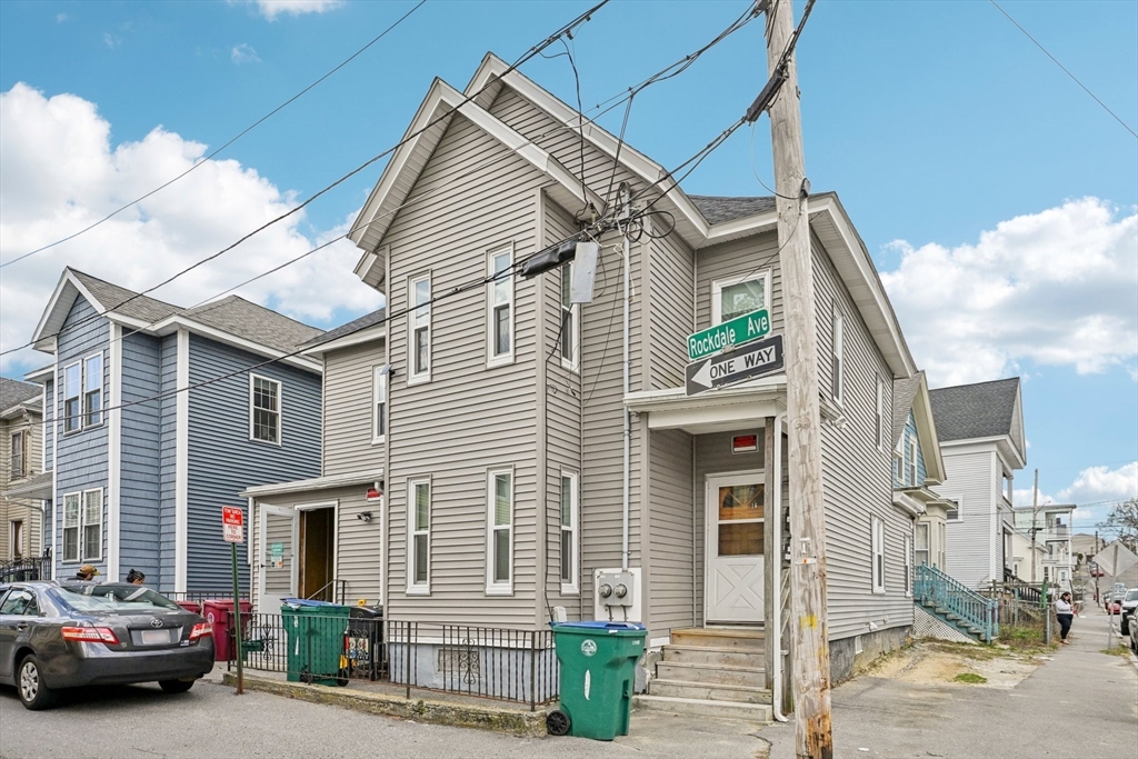 1 Rockdale Ave, Lowell, Massachusetts, 6 Bedrooms Bedrooms, 11 Rooms Rooms,2 BathroomsBathrooms,Residential Income,For Sale,Rockdale Ave,73506351