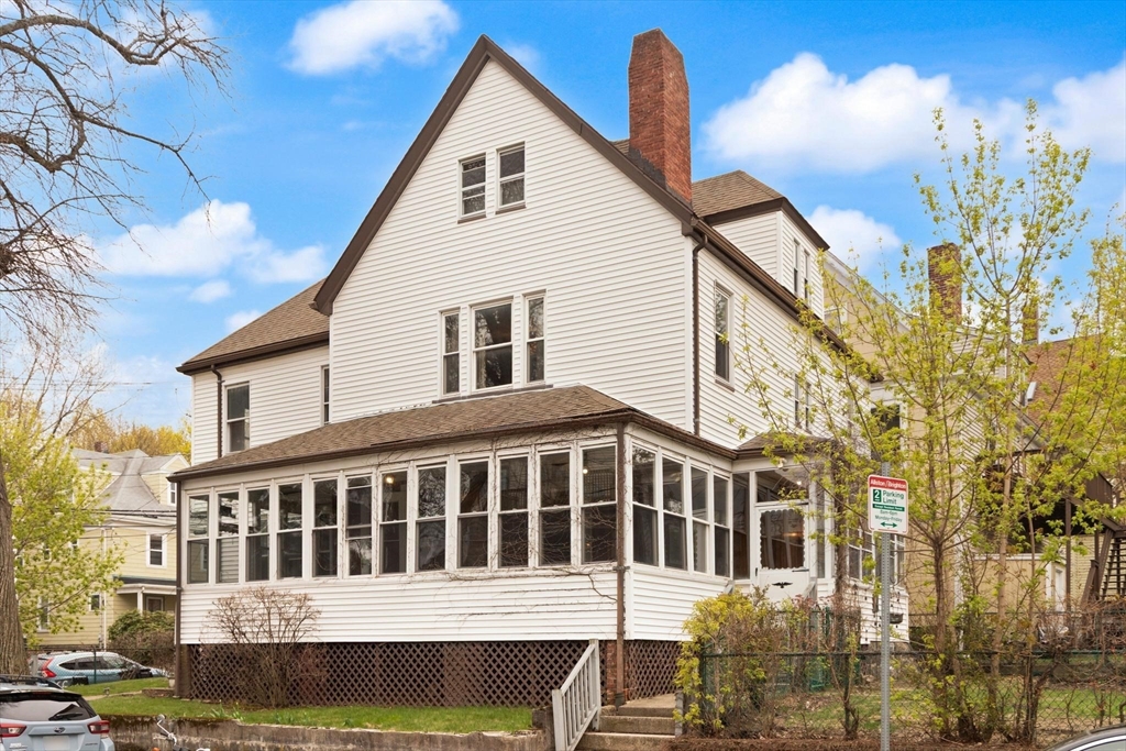 68 Murdock St, Boston, Massachusetts, 6 Bedrooms Bedrooms, 12 Rooms Rooms,3 BathroomsBathrooms,Residential,For Sale,Murdock St,73506360