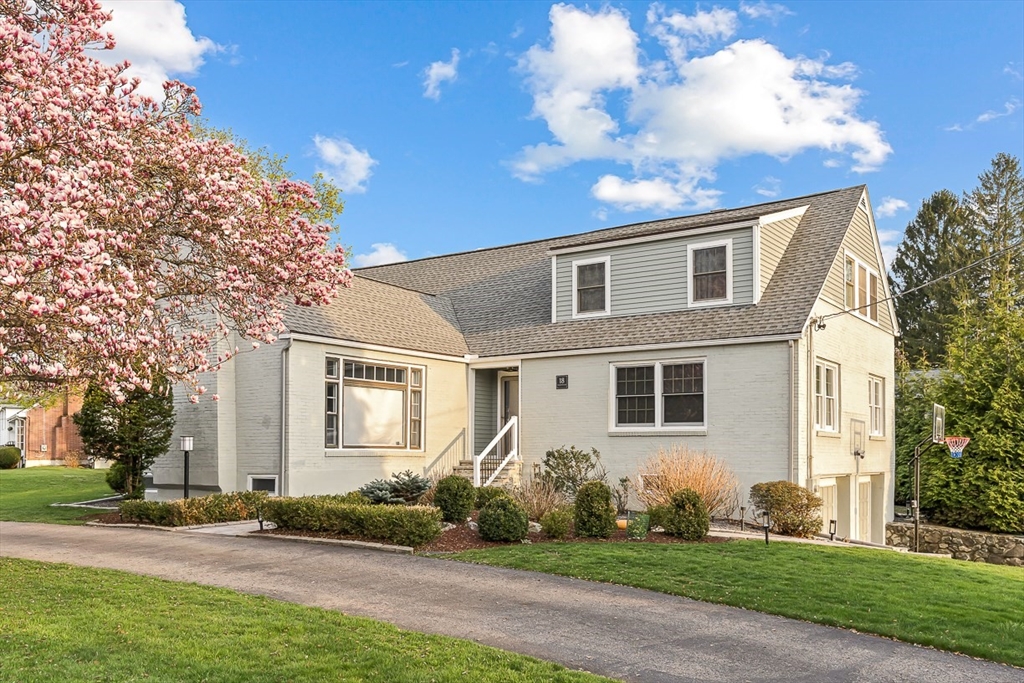 18 Webster Rd, Lexington, Massachusetts, 4 Bedrooms Bedrooms, 9 Rooms Rooms,3.5 BathroomsBathrooms,Residential,For Sale,Webster Rd,73506386