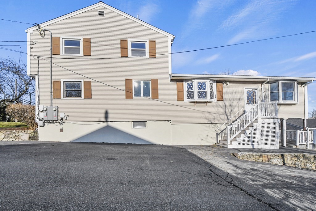 72 Cambridge Road, Woburn, Massachusetts, 4 Bedrooms Bedrooms, 8 Rooms Rooms,2.5 BathroomsBathrooms,Residential Lease,For Rent,Cambridge Road,73506375