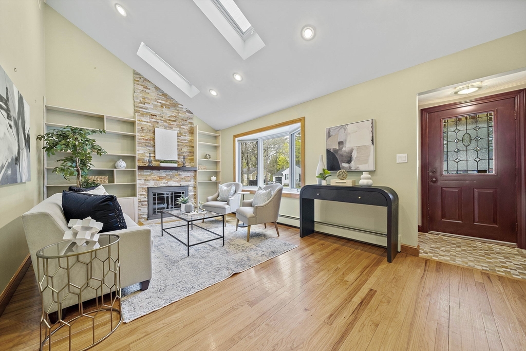 20 Francis Rd, Sharon, Massachusetts, 3 Bedrooms Bedrooms, 8 Rooms Rooms,2 BathroomsBathrooms,Residential,For Sale,Francis Rd,73506420