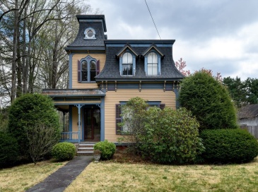 67 Church St, Ware, Massachusetts, 4 Bedrooms Bedrooms, 8 Rooms Rooms,1.5 BathroomsBathrooms,Residential,For Sale,Church St,73506435