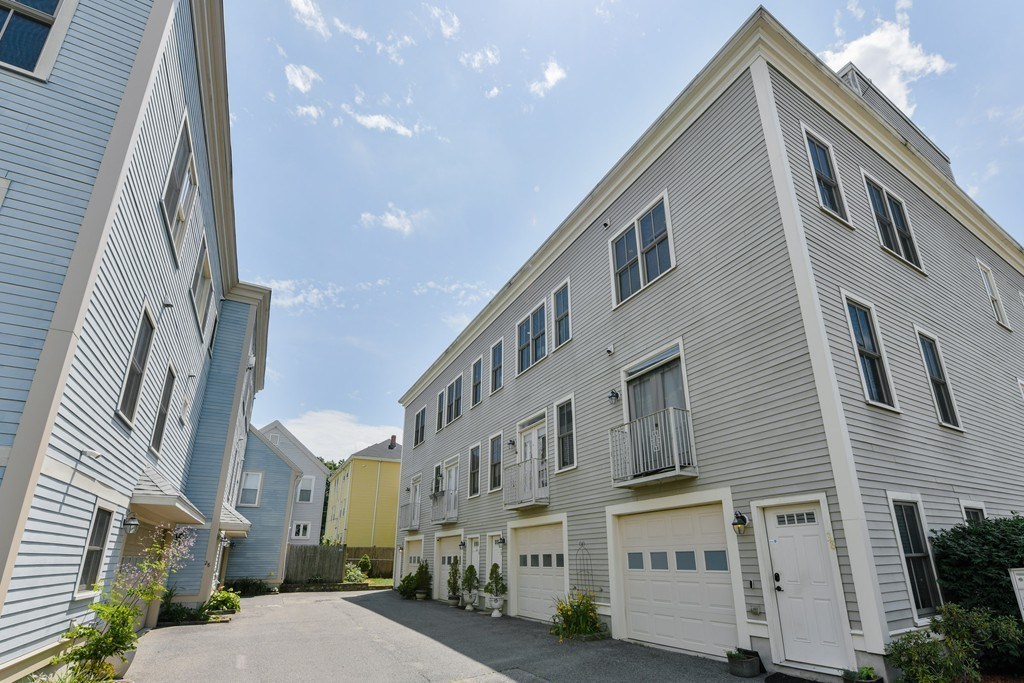 32 Stedman, Boston, Massachusetts, 1 Bedroom Bedrooms, 5 Rooms Rooms,1.5 BathroomsBathrooms,Residential,For Sale,Stedman,73481942