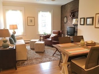 182 Marlborough St, Boston, Massachusetts, 1 Bedroom Bedrooms, 3 Rooms Rooms,1 BathroomBathrooms,Residential Lease,For Rent,Marlborough St,73499869