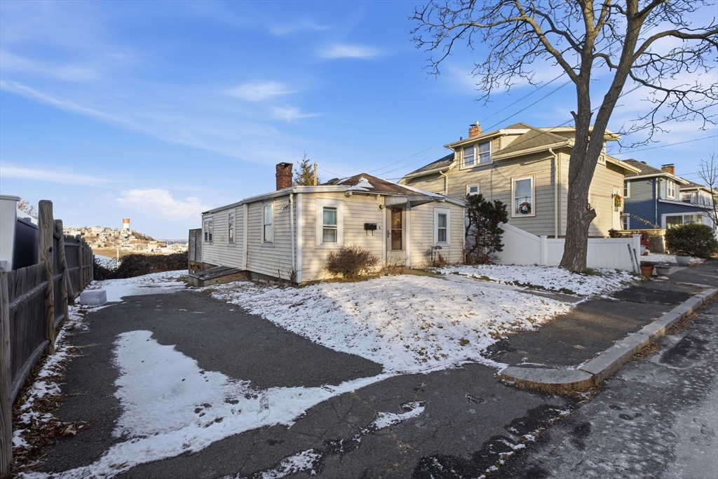 86 Undine Ave, Winthrop, Massachusetts, 1 Bedroom Bedrooms, 3 Rooms Rooms,1 BathroomBathrooms,Residential,For Sale,Undine Ave,73463015