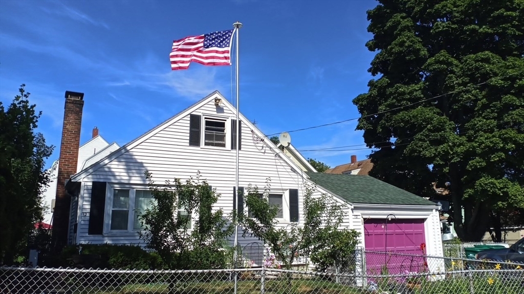 12 W Colony, Lynn, Massachusetts, 2 Bedrooms Bedrooms, 5 Rooms Rooms,1 BathroomBathrooms,Residential,For Sale,W Colony,73485778