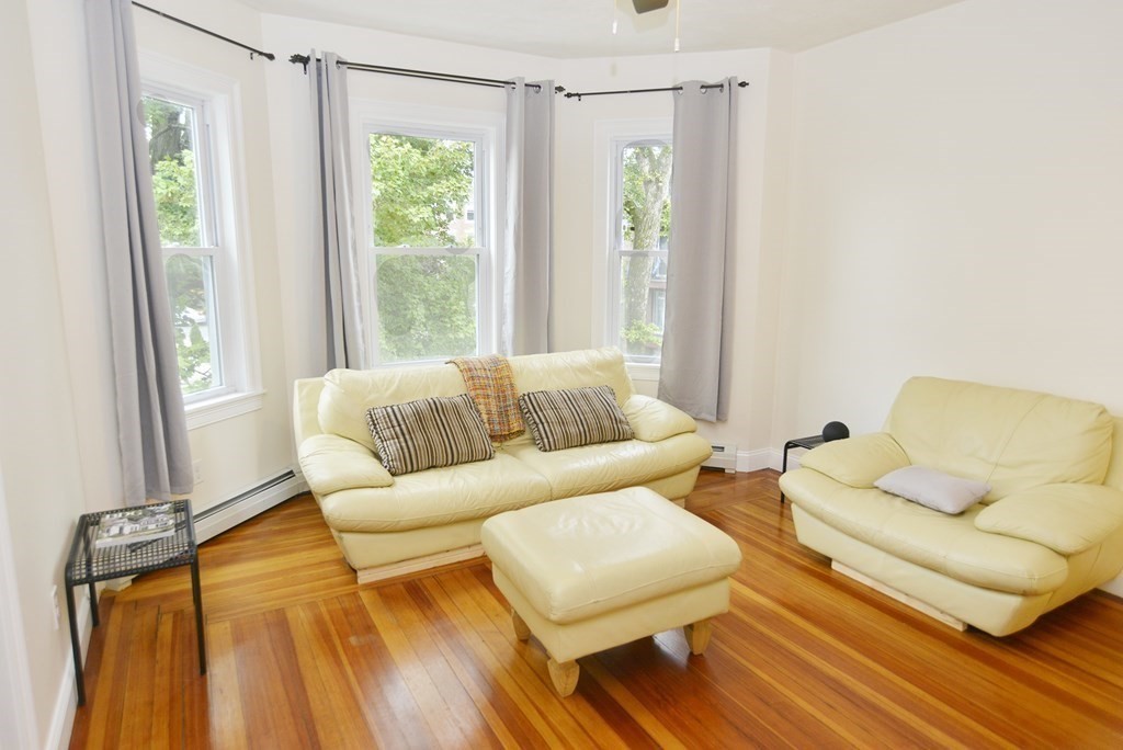 11 Ballard, Boston, Massachusetts, 2 Bedrooms Bedrooms, 5 Rooms Rooms,2 BathroomsBathrooms,Residential Lease,For Rent,Ballard,73493954