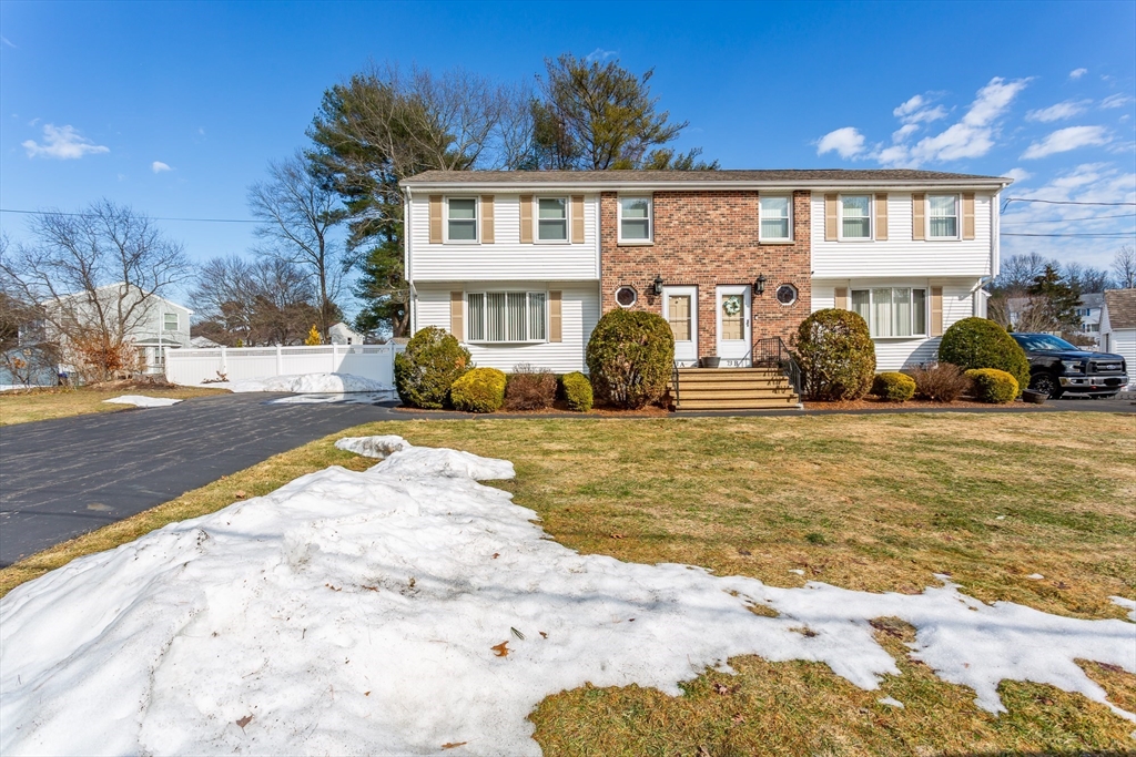 73 Indian Meadow Drive, Taunton, Massachusetts, 3 Bedrooms Bedrooms, 6 Rooms Rooms,1.5 BathroomsBathrooms,Residential Lease,For Rent,Indian Meadow Drive,73486205