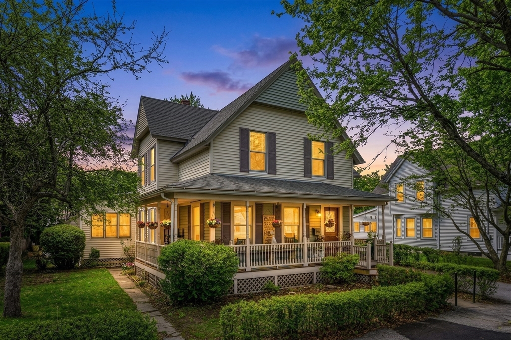 34 Sherbrook Ave, Worcester, Massachusetts, 4 Bedrooms Bedrooms, 12 Rooms Rooms,2 BathroomsBathrooms,Residential Income,For Sale,Sherbrook Ave,73506506