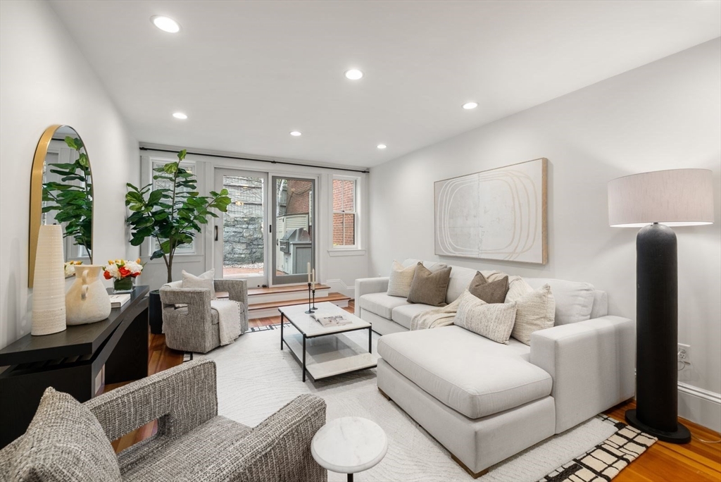 6 Adams Street, Boston, Massachusetts, 2 Bedrooms Bedrooms, 6 Rooms Rooms,2 BathroomsBathrooms,Residential,For Sale,Adams Street,73506551