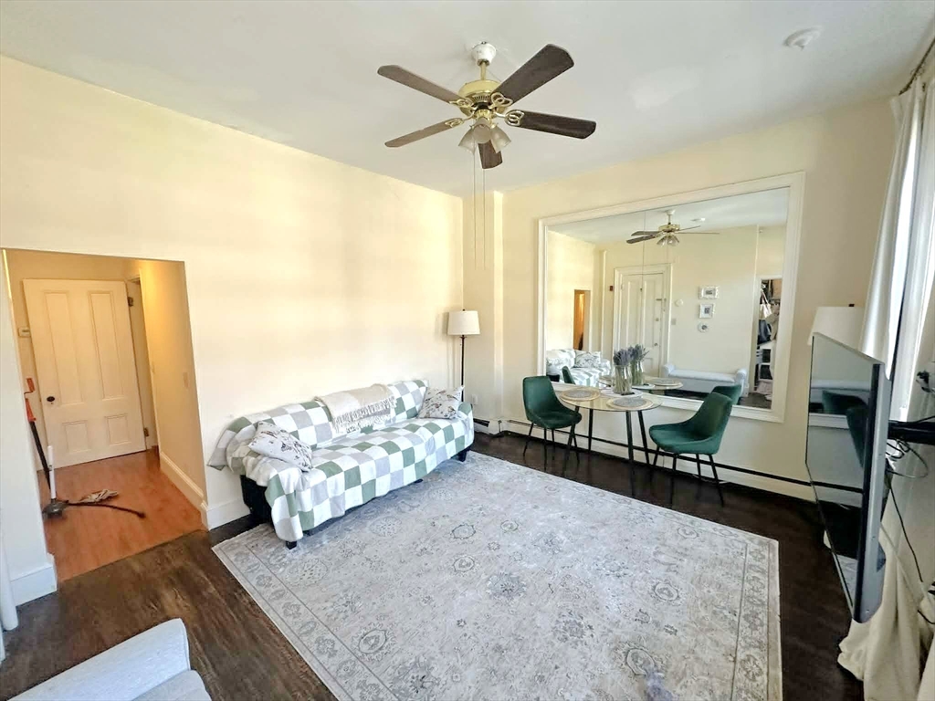38 Charles, Boston, Massachusetts, 1 Bedroom Bedrooms, 3 Rooms Rooms,1 BathroomBathrooms,Residential Lease,For Rent,Charles,73506585