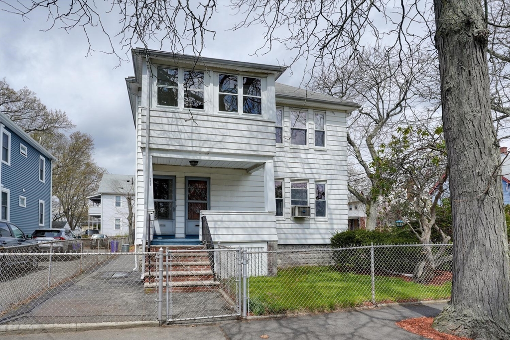 222 Harvard Street, Malden, Massachusetts, 4 Bedrooms Bedrooms, 10 Rooms Rooms,2 BathroomsBathrooms,Residential Income,For Sale,Harvard Street,73506595