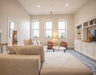 1022 Hancock Street, Quincy, Massachusetts, 2 Bedrooms Bedrooms, 4 Rooms Rooms,1 BathroomBathrooms,Residential,For Sale,Hancock Street,73506555