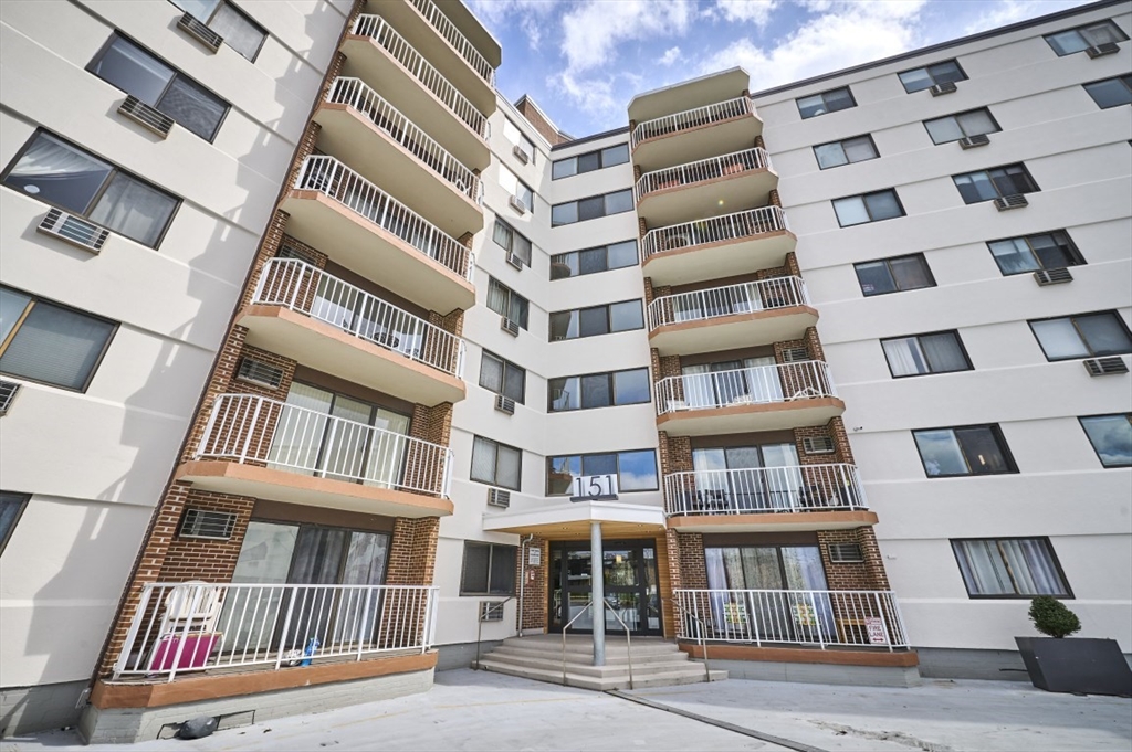 151 Coolidge Ave, Watertown, Massachusetts, 2 Bedrooms Bedrooms, 5 Rooms Rooms,2 BathroomsBathrooms,Residential,For Sale,Coolidge Ave,73506459