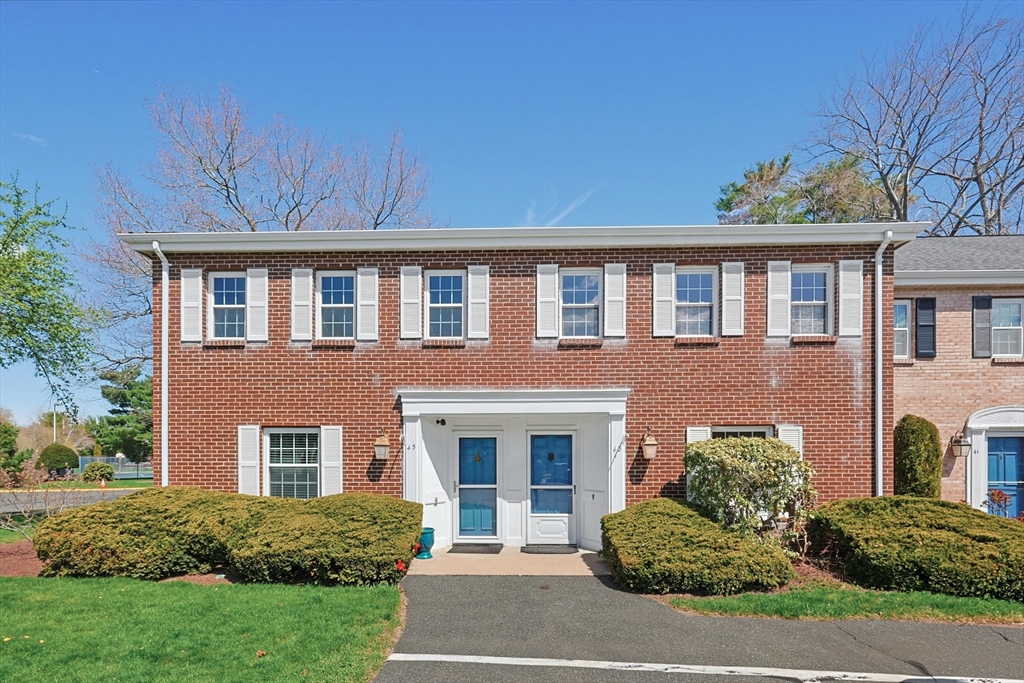 43 Erin Road, Stoughton, Massachusetts, 3 Bedrooms Bedrooms, 6 Rooms Rooms,3 BathroomsBathrooms,Residential,For Sale,Erin Road,73506561