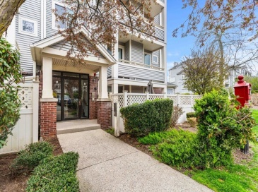 200 Falls Blvd., Quincy, Massachusetts, 2 Bedrooms Bedrooms, 4 Rooms Rooms,2 BathroomsBathrooms,Residential,For Sale,Falls Blvd.,73506481