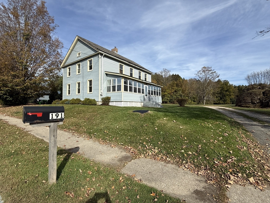 191 Fort Hill Ave, Pittsfield, Massachusetts, 3 Bedrooms Bedrooms, 8 Rooms Rooms,1 BathroomBathrooms,Residential,For Sale,Fort Hill Ave,73506612