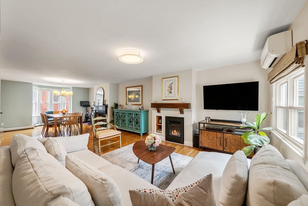 33 Soley Street, Boston, Massachusetts, 3 Bedrooms Bedrooms, 7 Rooms Rooms,1.5 BathroomsBathrooms,Residential,For Sale,Soley Street,73506603