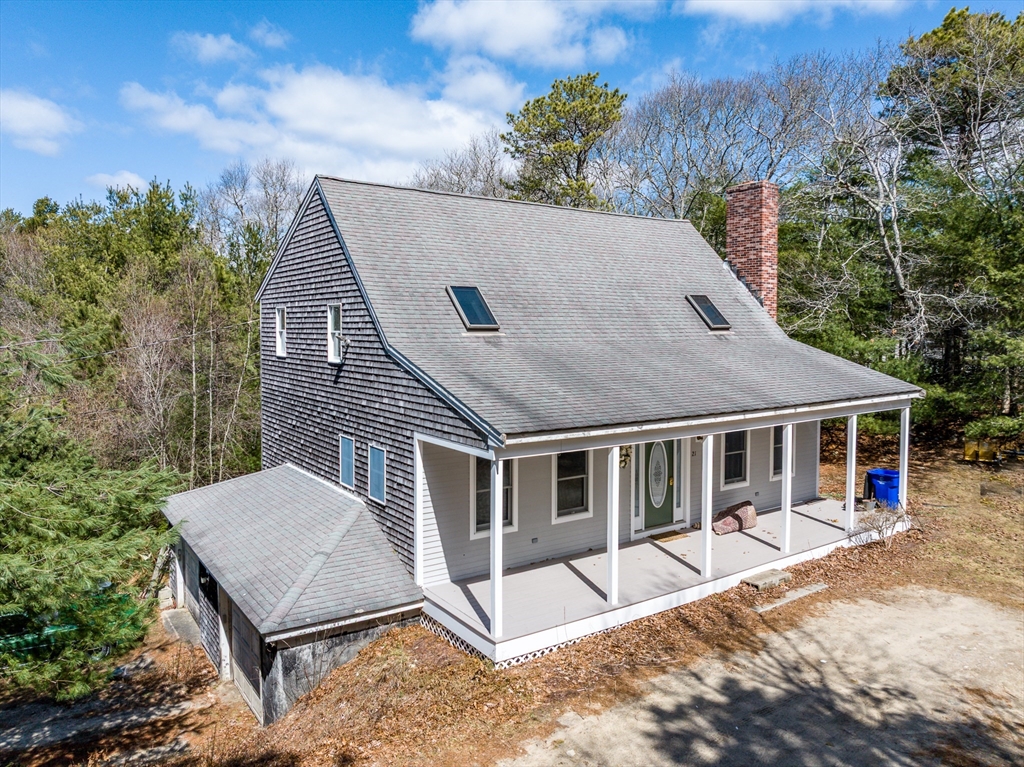 21 Clay Pond Road, Bourne, Massachusetts, 3 Bedrooms Bedrooms, 7 Rooms Rooms,2 BathroomsBathrooms,Residential,For Sale,Clay Pond Road,73506448