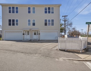 82 Edison St, Quincy, Massachusetts, 2 Bedrooms Bedrooms, 4 Rooms Rooms,1.5 BathroomsBathrooms,Residential,For Sale,Edison St,73506472