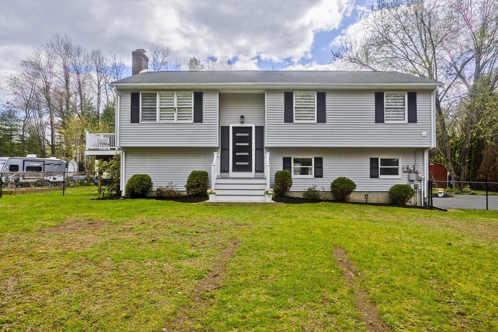 5 Pauline Cir, Southwick, Massachusetts, 4 Bedrooms Bedrooms, 7 Rooms Rooms,2 BathroomsBathrooms,Residential,For Sale,Pauline Cir,73506458