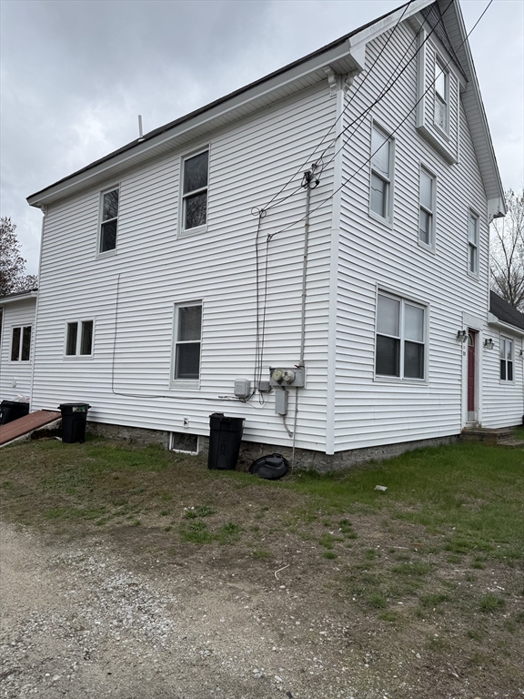 70 Tyngsboro Road, Chelmsford, Massachusetts, 3 Bedrooms Bedrooms, 6 Rooms Rooms,1 BathroomBathrooms,Residential Lease,For Rent,Tyngsboro Road,73506482
