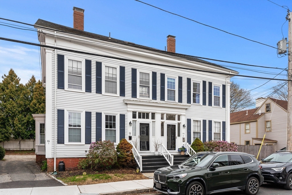 64 Middle St, Newburyport, Massachusetts, 2 Bedrooms Bedrooms, 6 Rooms Rooms,2 BathroomsBathrooms,Residential,For Sale,Middle St,73506653