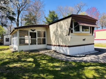 11 Lamplighter Ln, Springfield, Massachusetts, 2 Bedrooms Bedrooms, 4 Rooms Rooms,1 BathroomBathrooms,Residential,For Sale,Lamplighter Ln,73506738