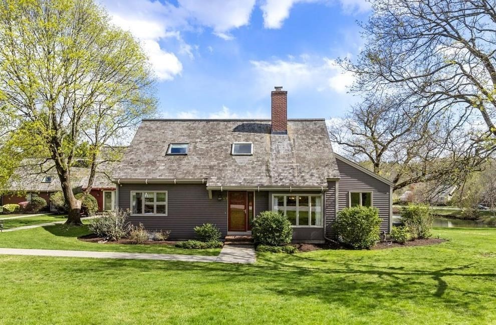 37 Potter Pond, Lexington, Massachusetts, 2 Bedrooms Bedrooms, 6 Rooms Rooms,2 BathroomsBathrooms,Residential,For Sale,Potter Pond,73506772