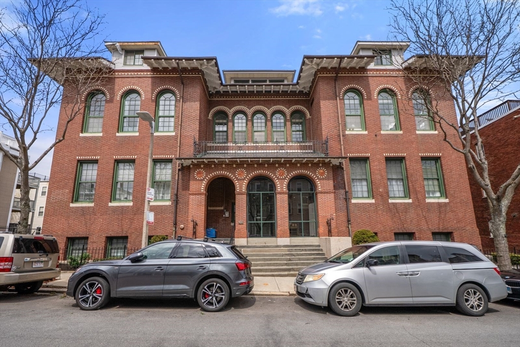 486 E 3rd St., Boston, Massachusetts, 2 Bedrooms Bedrooms, 4 Rooms Rooms,1 BathroomBathrooms,Residential,For Sale,E 3rd St.,73506776