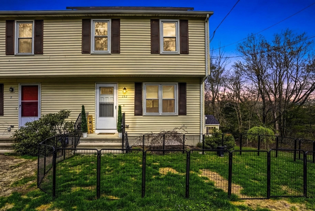 152 S Main Street, Uxbridge, Massachusetts, 2 Bedrooms Bedrooms, 5 Rooms Rooms,1.5 BathroomsBathrooms,Residential,For Sale,S Main Street,73506783