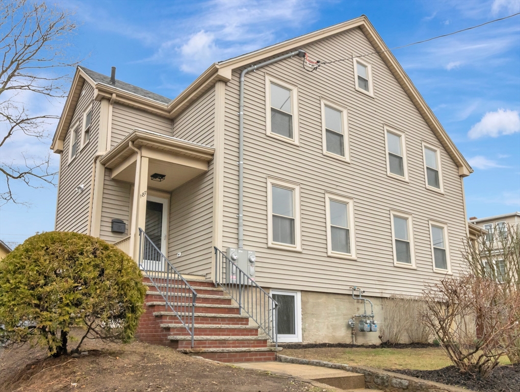187 Colburn St, Dedham, Massachusetts, 3 Bedrooms Bedrooms, 6 Rooms Rooms,2.5 BathroomsBathrooms,Residential,For Sale,Colburn St,73506803