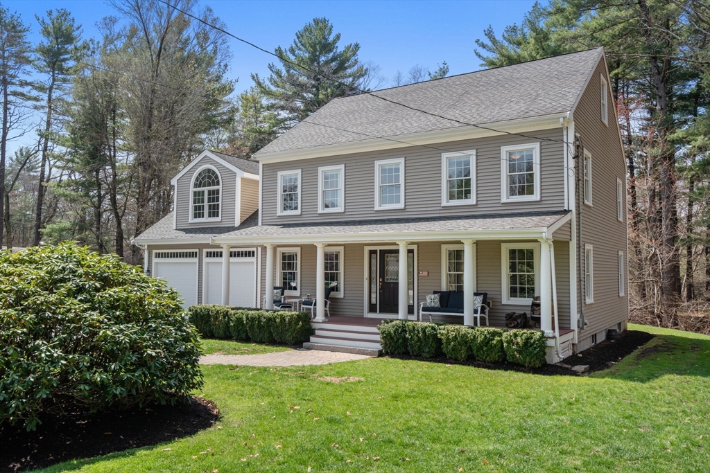 7 Crest Circle, Medfield, Massachusetts, 4 Bedrooms Bedrooms, 9 Rooms Rooms,3.5 BathroomsBathrooms,Residential,For Sale,Crest Circle,73506810