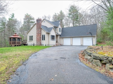 2060 Maple Street, Dighton, Massachusetts, 3 Bedrooms Bedrooms, 9 Rooms Rooms,2.5 BathroomsBathrooms,Residential,For Sale,Maple Street,73506814